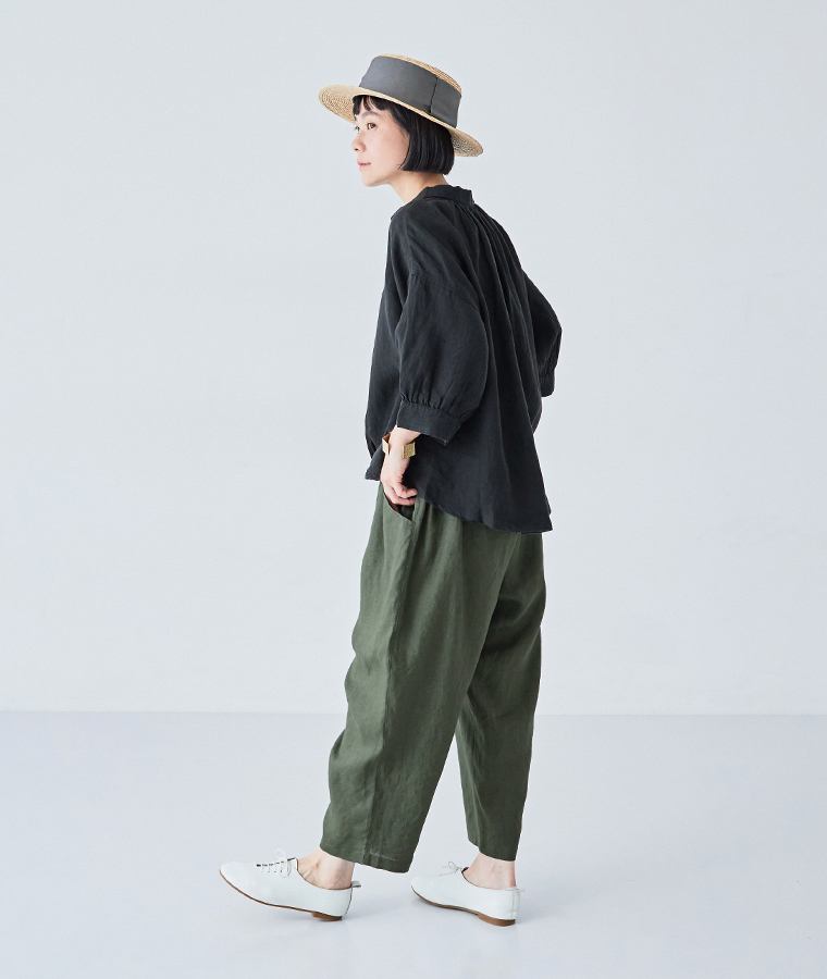 ista-ire 【別注】着丈選べる　平織リネンよくばりパンツ(D・カーキ)のフォルムと素材