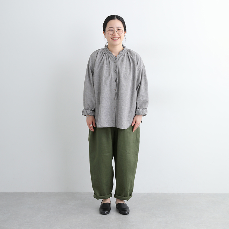 ista-ire【別注】着丈選べる　平織リネンよくばりパンツ(D・カーキ)149cmスタッフ着用FTサイズロールアップ