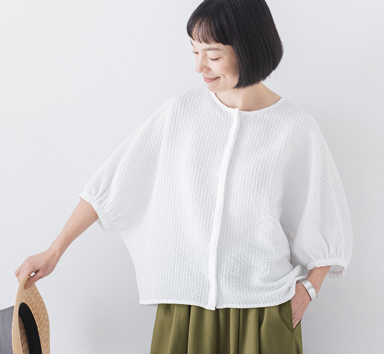 &yarn ドルマンスリーブ ブラウス(A・ホワイト)のボタンと生地
