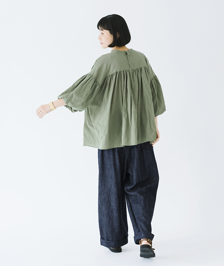 【D*g*y】＜別注＞バルーン袖ブラウス カーキ 全身