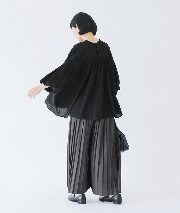 【D*g*y】＜別注＞バルーン袖ブラウス ブラック 全身後ろ