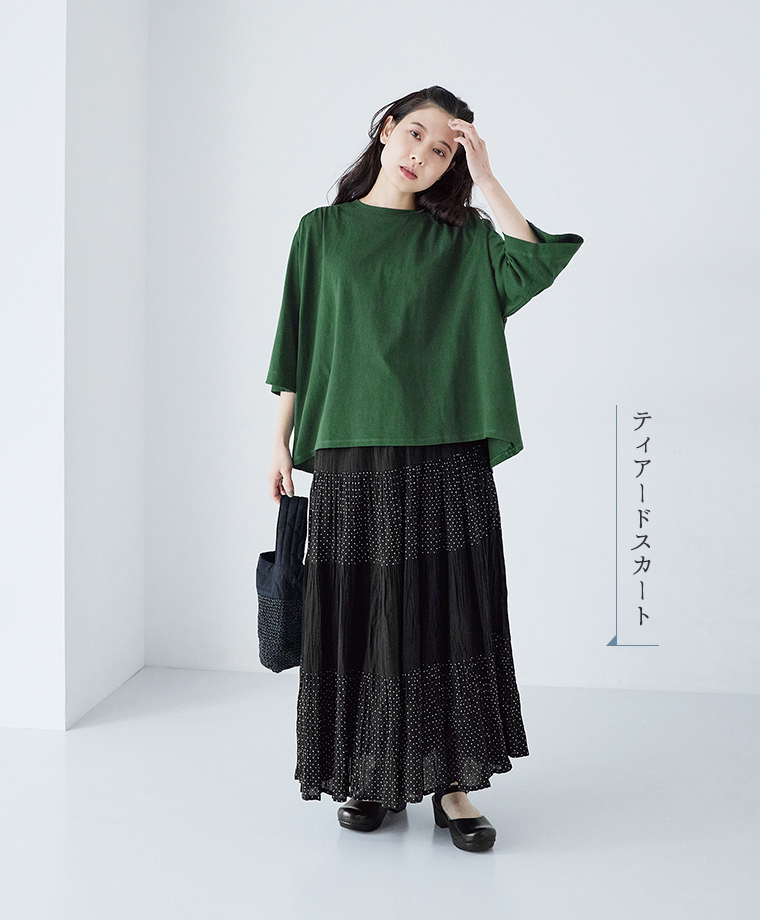 blue willo【&yarn】ドットティアードスカート（ブラック）／大人が求めるほどよい甘さがポイントw リネン平織り無地 配色2wayギャザーワンピースのカジュアルコーディネート