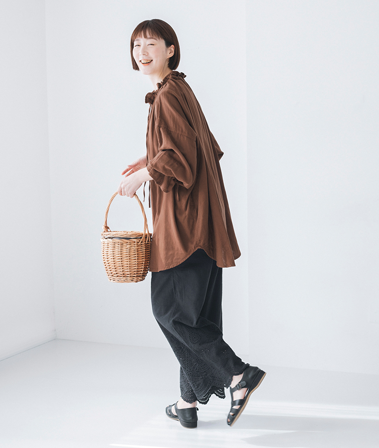 コットンリネン スカラップパンツ(B・ブラック)のコーディネート &yarn(アンドヤーン)