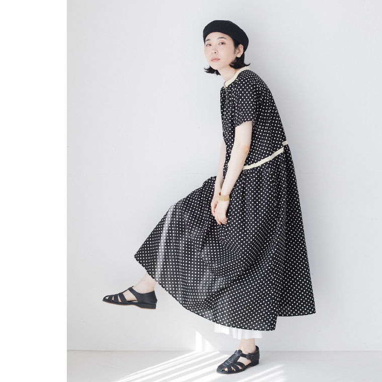 nop de nod　2way切替えフレアーワンピース　ドット柄　横のシルエット