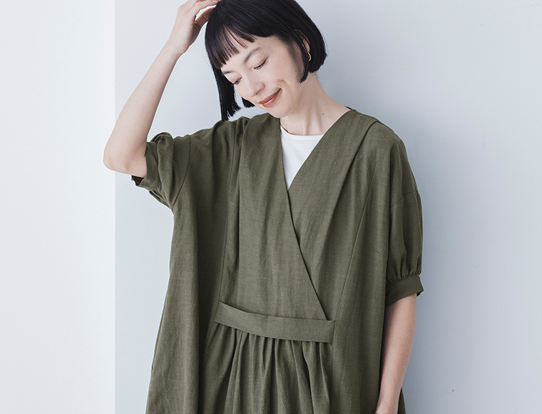 【&yarn】5分袖カシュクール風ワンピース＜カーキ＞／上半アップ