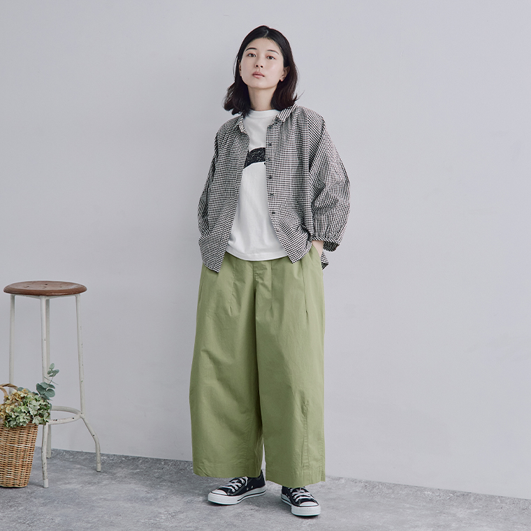 Bliss bunch　コットンツイルすっきりワイドパンツ　全身前　オリーブ