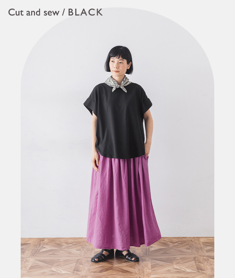 &yarn(アンドヤーン)　ワイドカットソー(ブラック)の全身バックスタイル