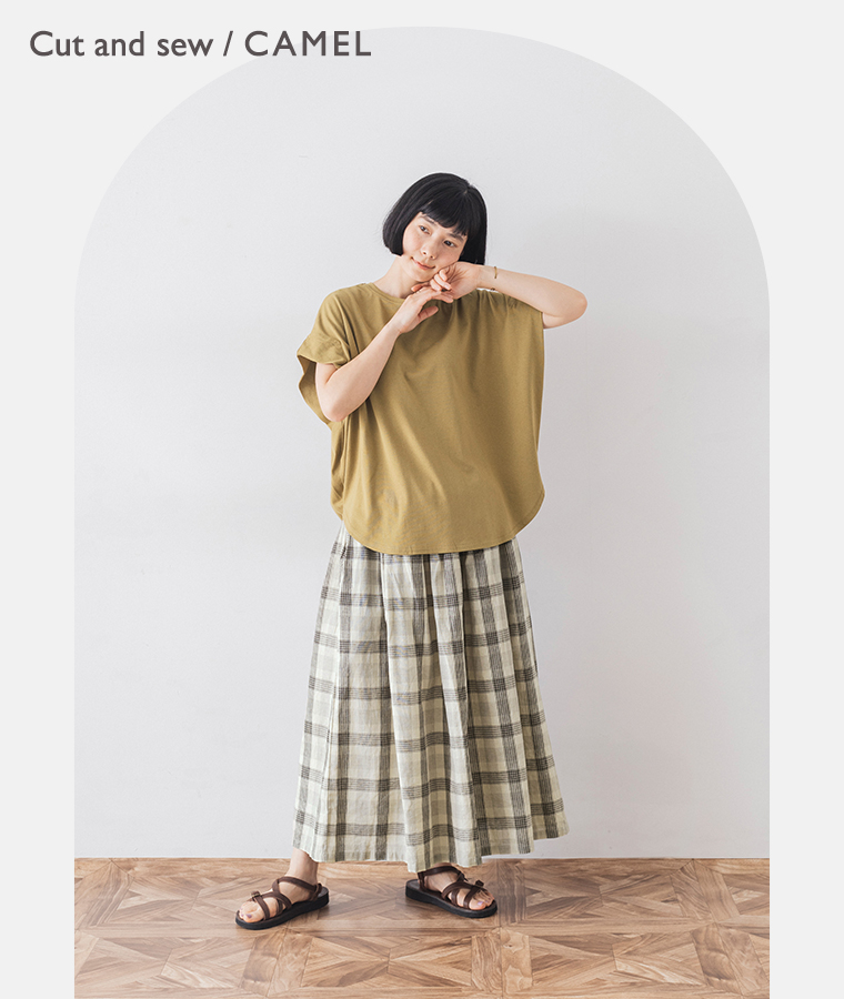 &yarn(アンドヤーン)　ワイドカットソー(キャメル)