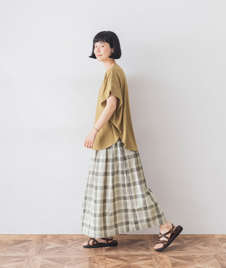 &yarn(アンドヤーン)　ワイドカットソー(キャメル)のサイドカット
