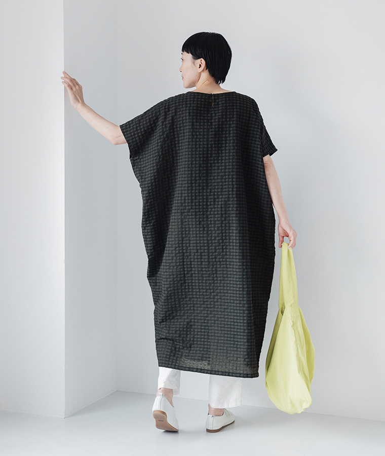 &yarn ワンピースのバックスタイル