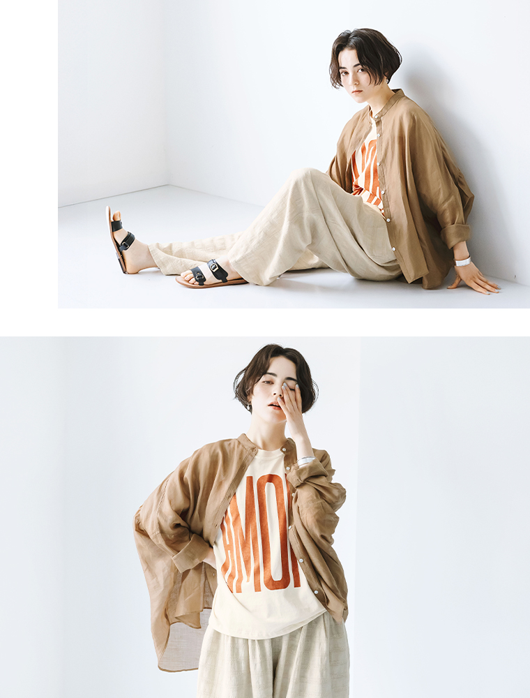 ichi リネンポプリンワイドシャツ　カーキ　座ったイメージと上半身寄り