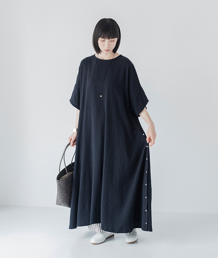 08Mab サイドボタンワンピース全身