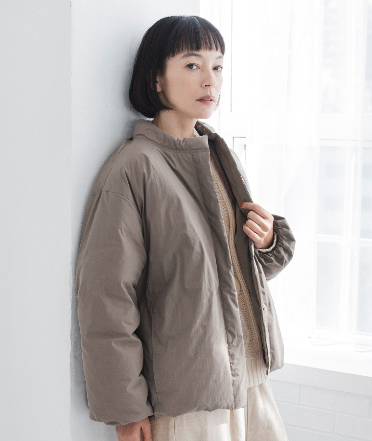 &yarn ふんわり軽量 ちび襟ダウンジャケット