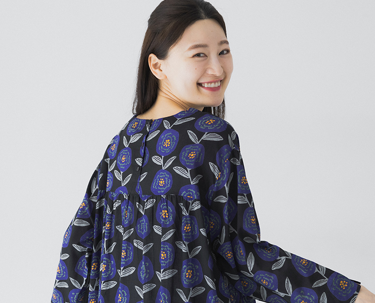 LITTLE MARKET サークルフラワーバルーンワンピース バックデザイン寄り