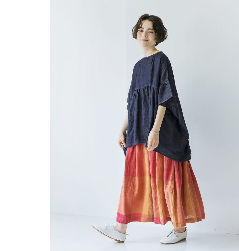 Sorte cuff　デニムワイドブラウス ビビットカラーのスカート合わせ サイドカット
