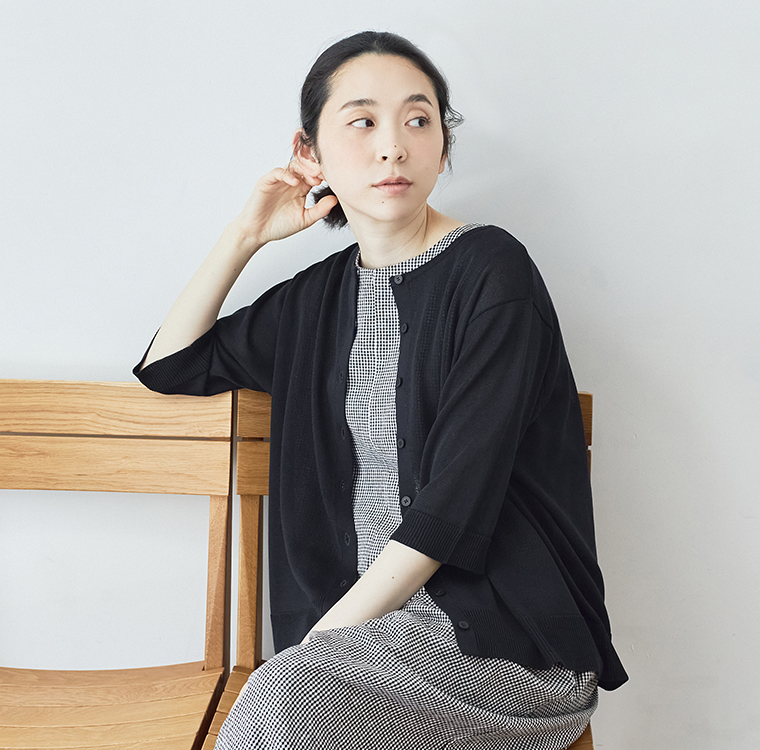 ＆yarn5分袖ニットカーディガン(C・ネイビー)のボタン