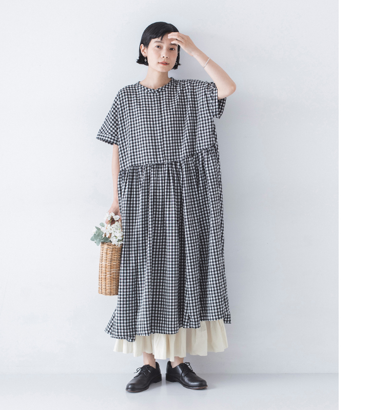 Lintu Laulu バンドカラーギャザーワンピース  ギンガムチェック 全身前