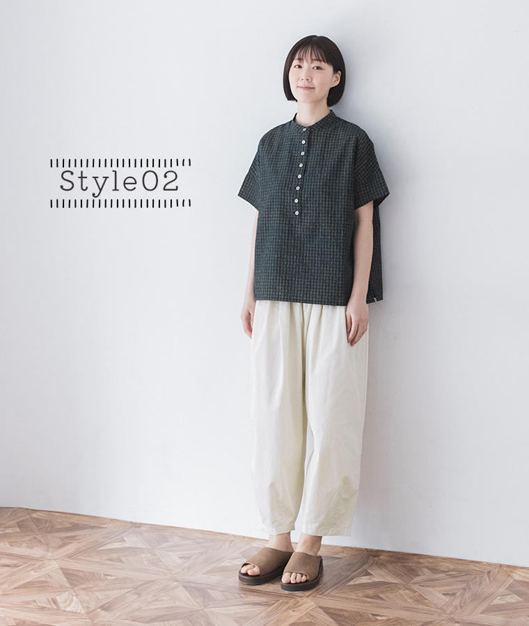 &yarn ブラウス(グリーン×ネイビー)のコーディネート