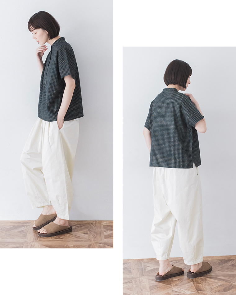 &yarn ブラウス(グリーン×ネイビー) 全身横と後ろ
