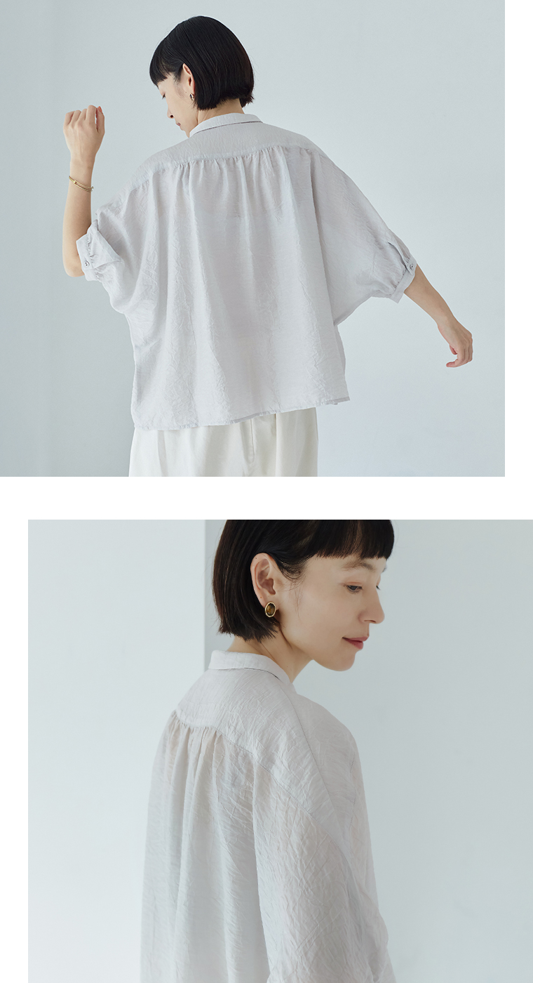 【&yarn】ドルマンギャザーブラウス ライトグレー バックスタイル＆袖詳細