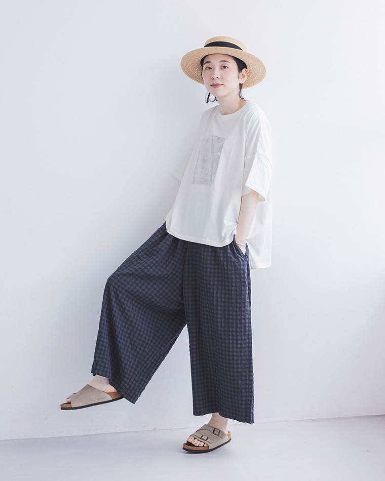 Lintu Laulu ギンガムチェックワイドパンツ ネイビーのシルエット