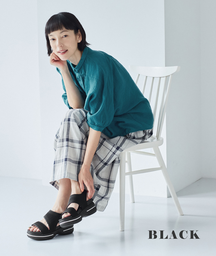 Noubel Voug Relax 厚底スポーツサンダル ブラックのコーディネート
