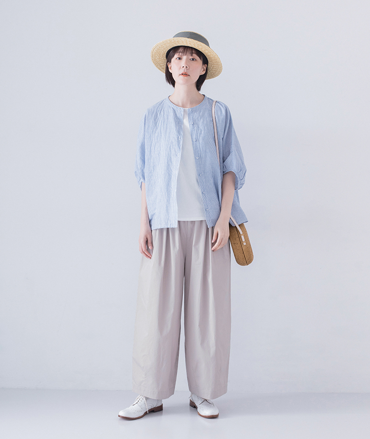 【 &yarn 】 コットンデザインタックワイドパンツ アイボリーのコーディネート