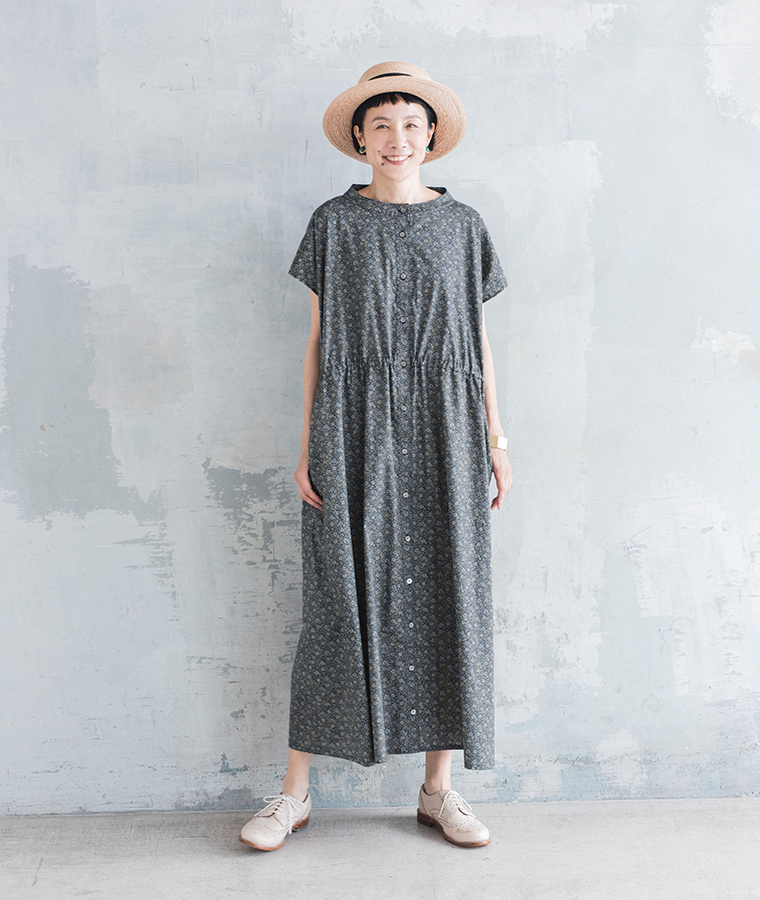 【 &yarn 】 小花柄ボトルネックワンピース ネイビーのコーディネート