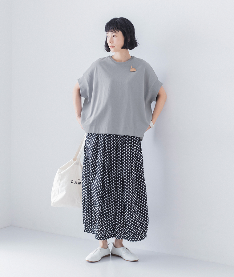 【 Lintu Laulu 】 ワイドシルエットTシャツ ネイビーのコーディネート