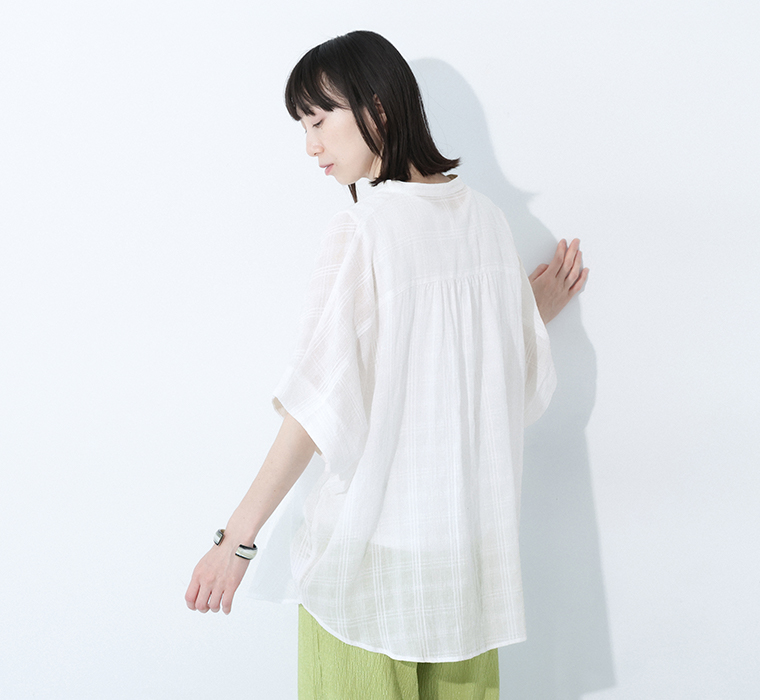 【le colis】コットンシアーチェックまるっとチュニックシャツ バックスタイル