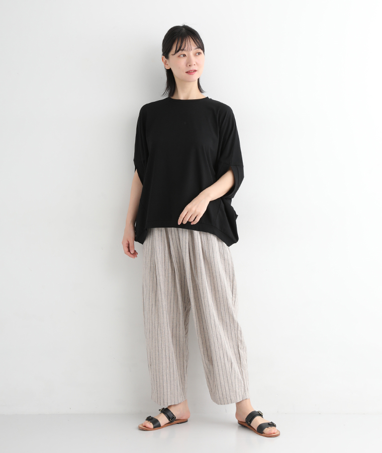 &yarn ポンチョ袖プルオーバー ブラックのコーディネート