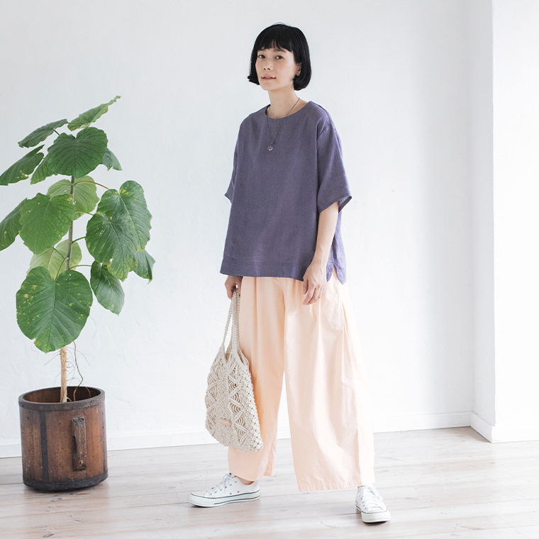 D*g*y　別注　リネンTEEブラウス　なす紺の着こなし