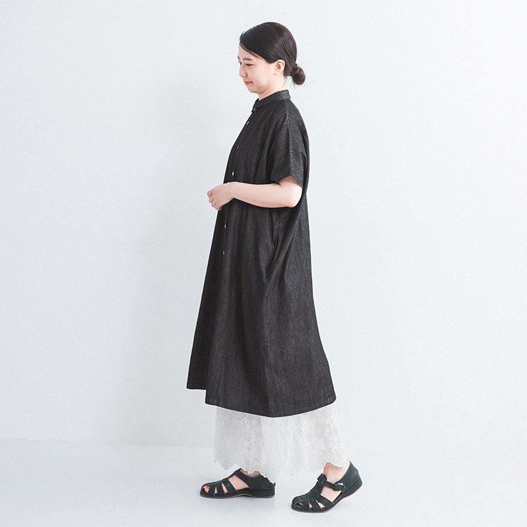 D*g*y  別注　立体フラワー刺繍パンツの着こなし