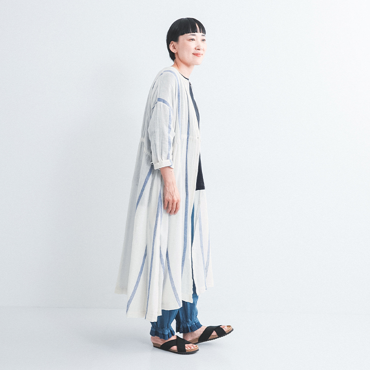 kinako  シングルガーゼ　裾レースペチパンツ　横のシルエット