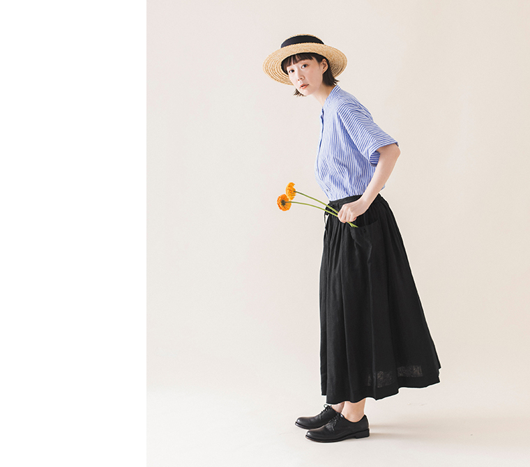 &yarn コットンリネンストライプシャツ ブルー  全身横