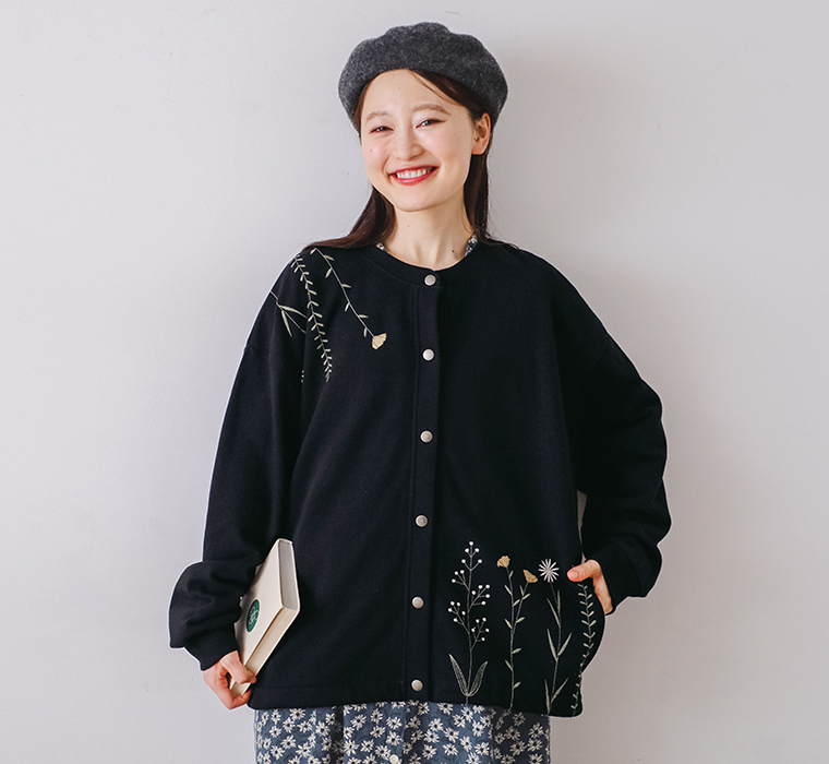 【 NUEVO BLANCA 】草花刺繍ミニ裏毛カーディガン 前閉め