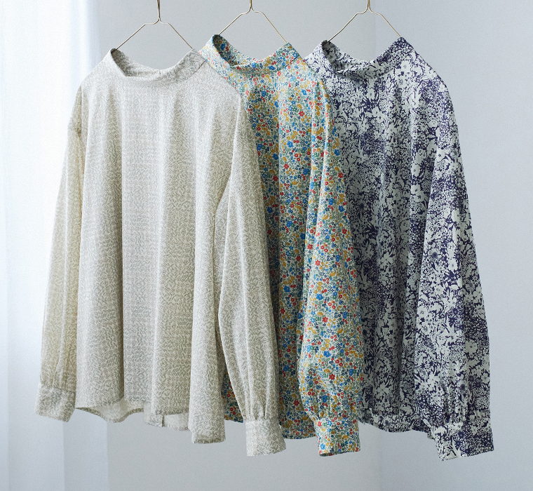 &yarn リバティ花柄ブラウスのLIBERT