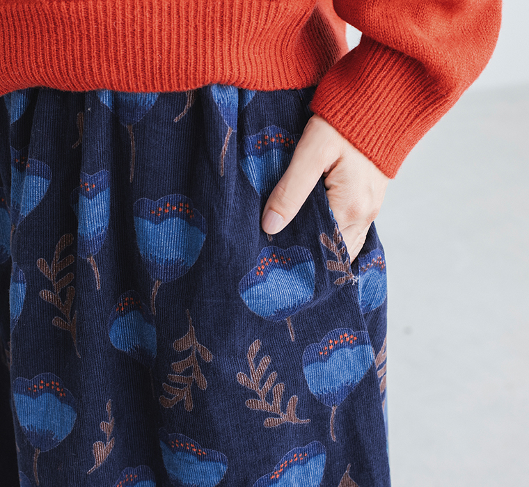 【 LITTLE MARKET 】ベルフラワースカート ＃02ネイビー ポケット寄り