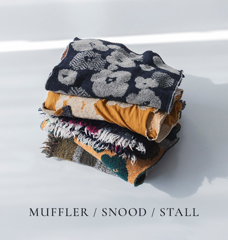 numeドットフラワーブークレー差し込みマフラーとツイードスヌードとオリジナルカットジャカードストールのデザイン