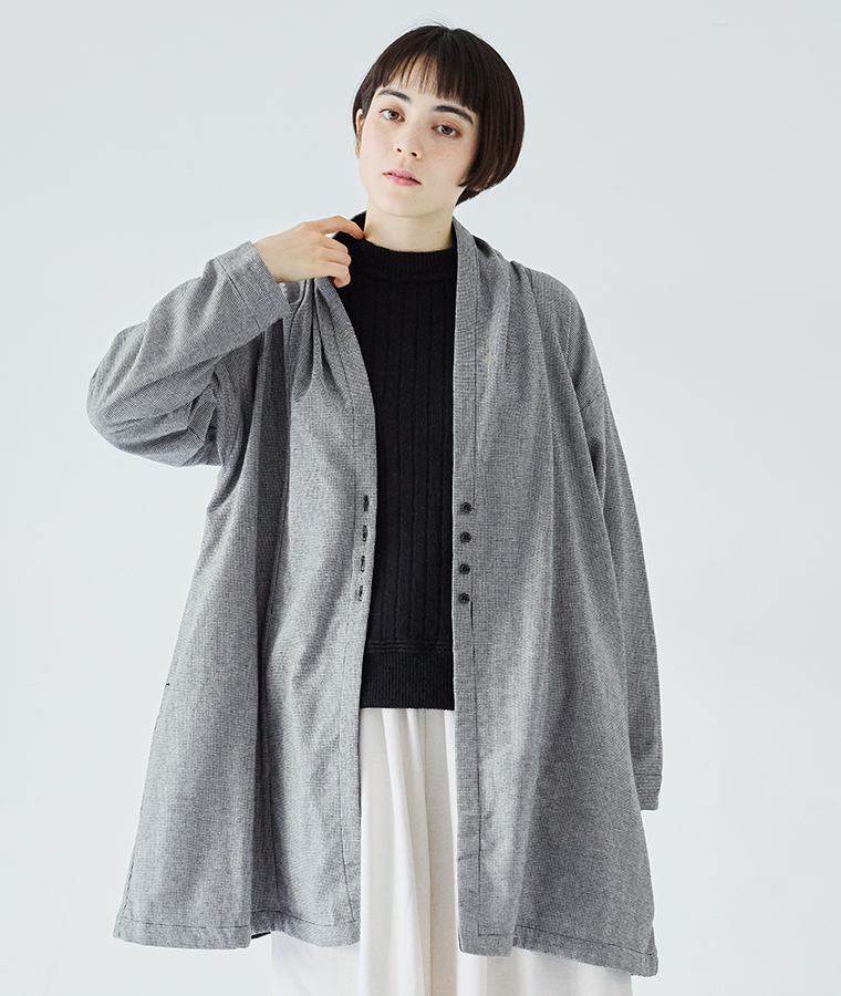 SUN VALLEYコットン平織×綾織二十織 ガウンコート千鳥の柄とボタン