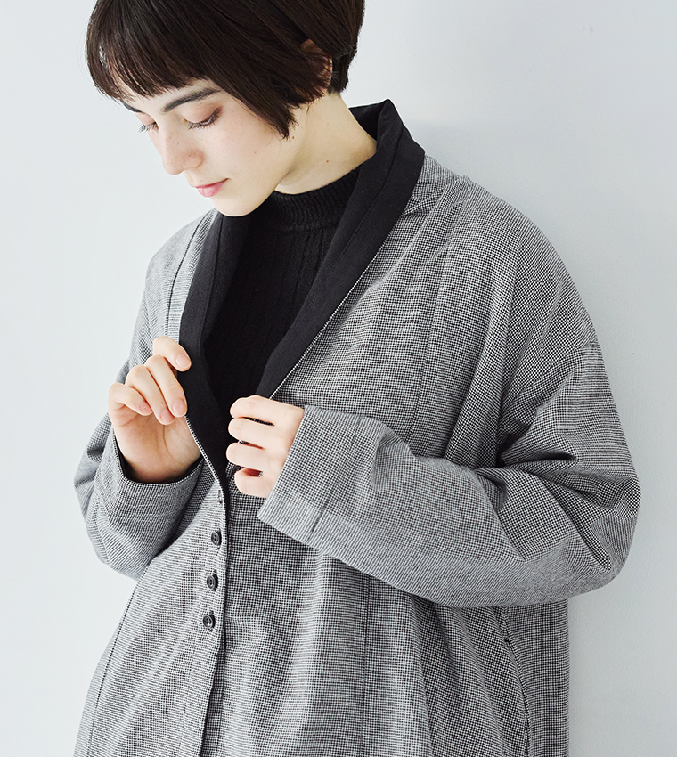 SUN VALLEYコットン平織×綾織二十織 ガウンコート千鳥の襟の折り返し
