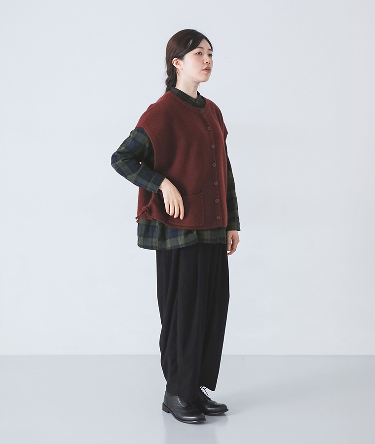 【 COLORK 】無地ニット裾絞りベスト 全身コーディネート