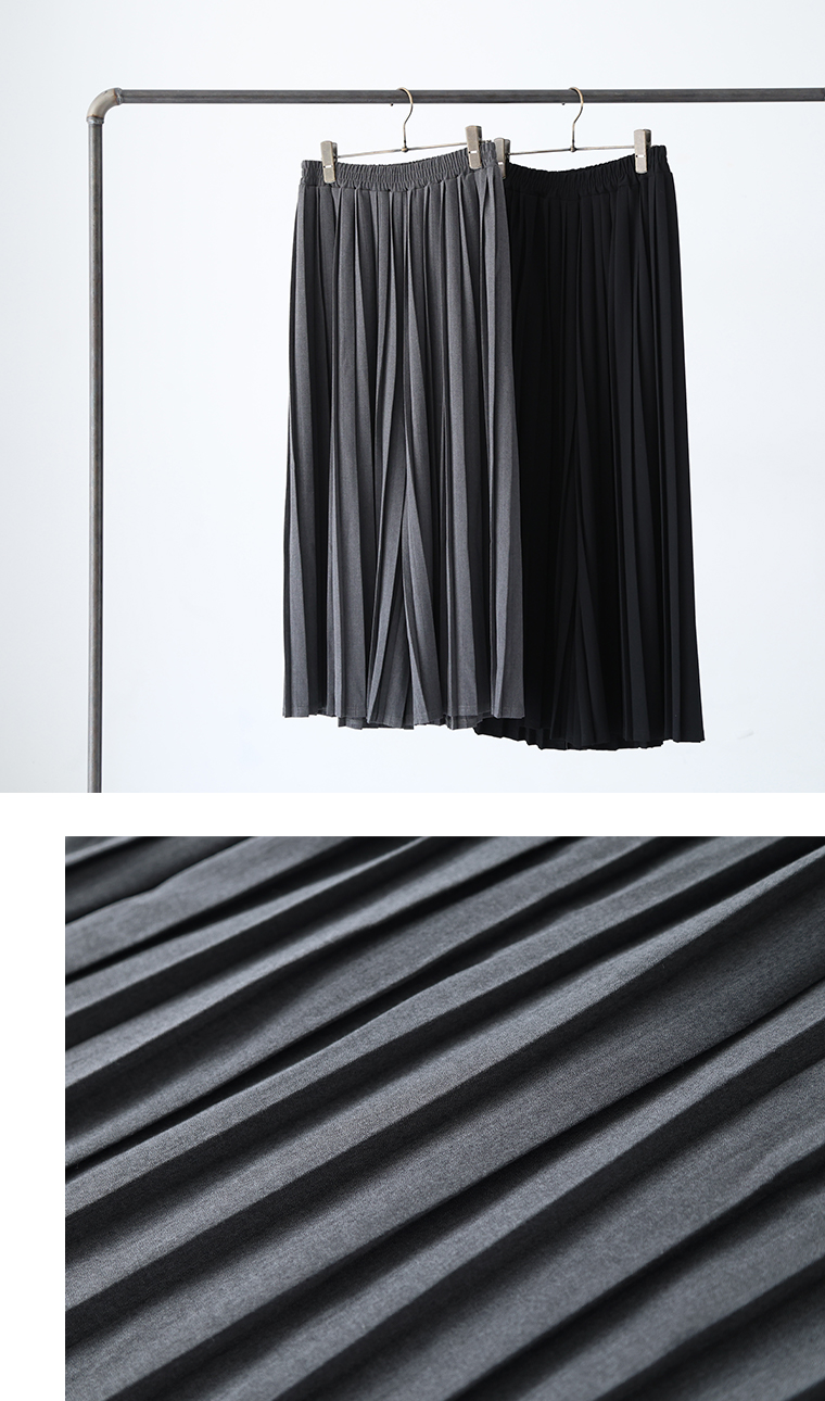 koibitomisaki プリーツパンツの掛け＆置き画像