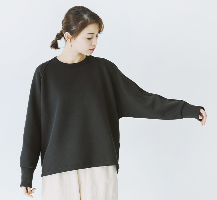 &yarn ダンボール後ろタックプルオーバー(チャコール・カジュアルアレンジ)の上半身前