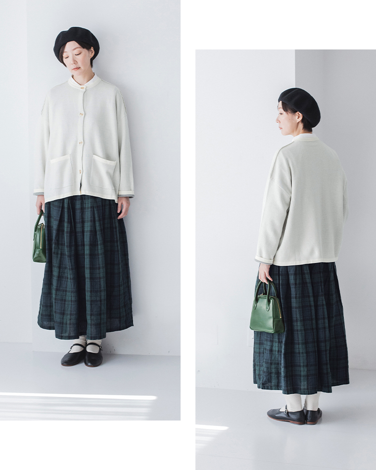 &yarn 裏地配色ニットカーディガン(アイボリー)の全身前と後ろ