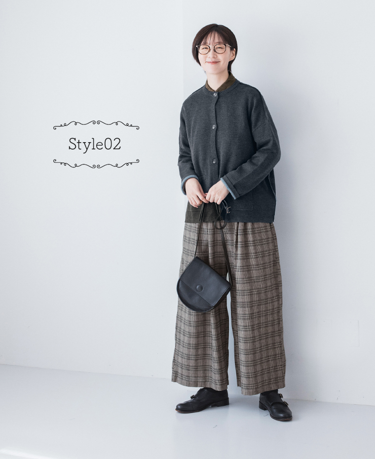 &yarn 裏地配色ニットカーディガン(チャコール)のコーディネート