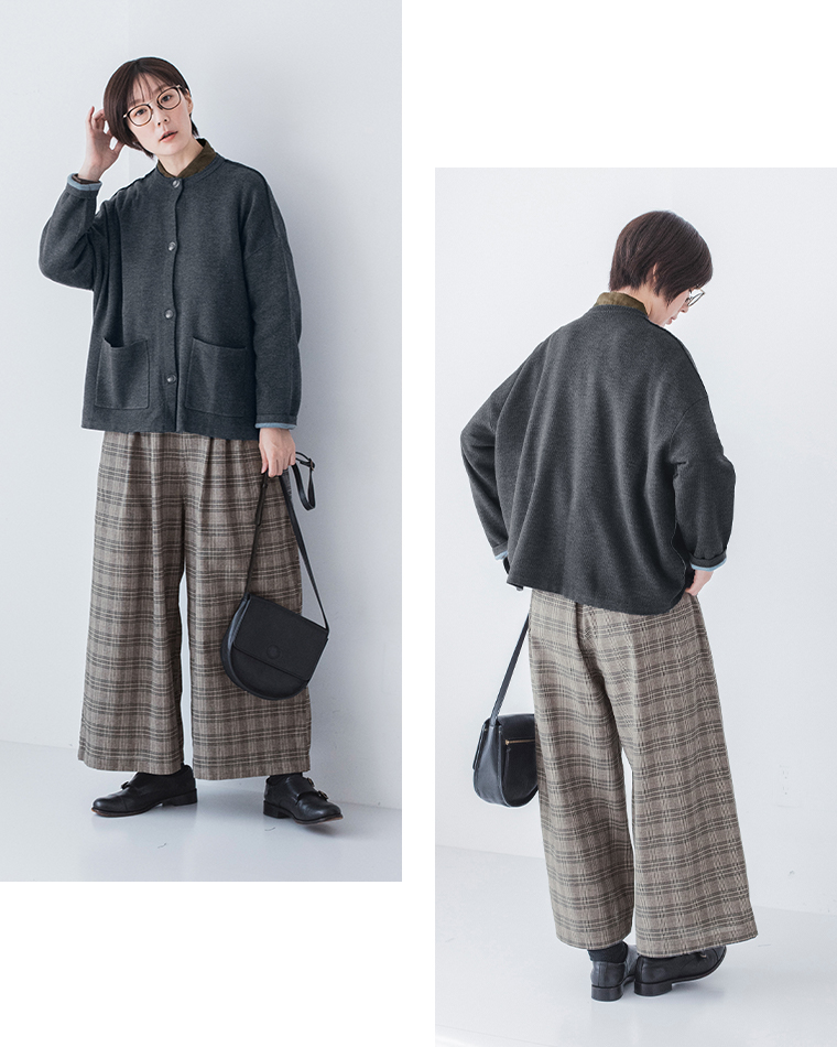 &yarn 裏地配色ニットカーディガン(チャコール)の全身前と後ろ