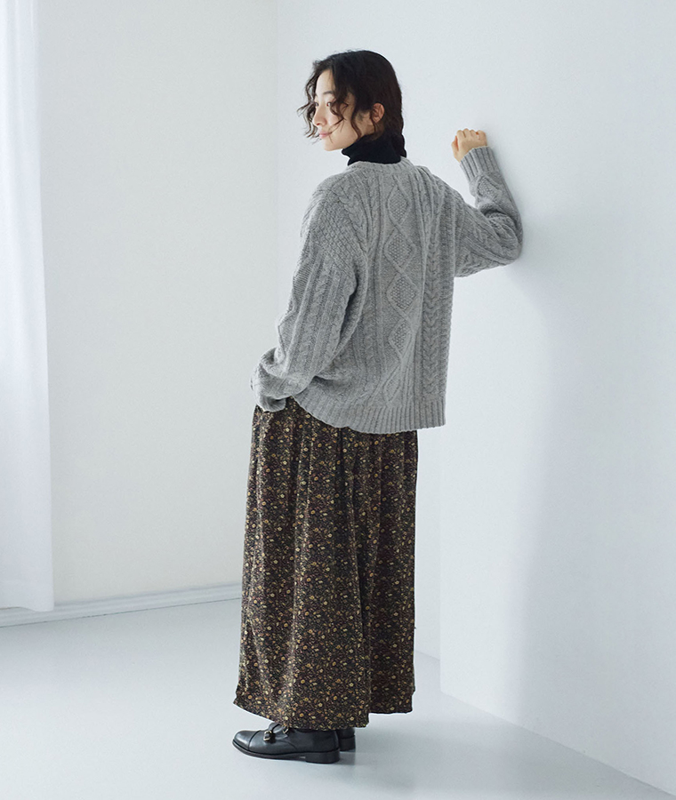 【 ichi 】シェットランドウールカーディガン グレー 全身コーディネートバックスタイル