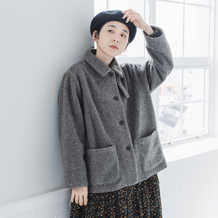 ista-ire  ブークレ　2wayカラーショートコート　グレー　上半身寄り