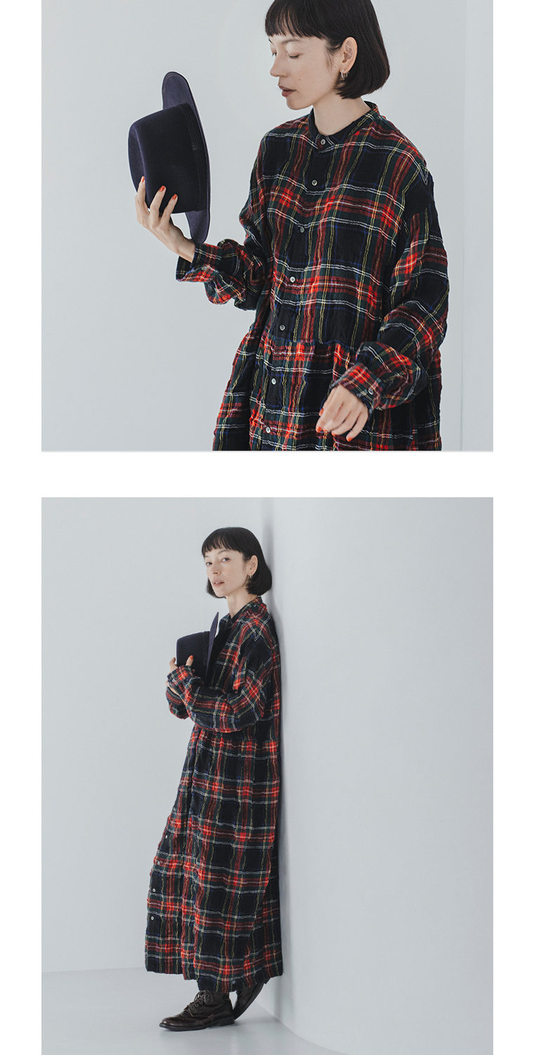 ICHI Antiquites  コットンウールタータンチェック　上半身寄りと横のシルエット